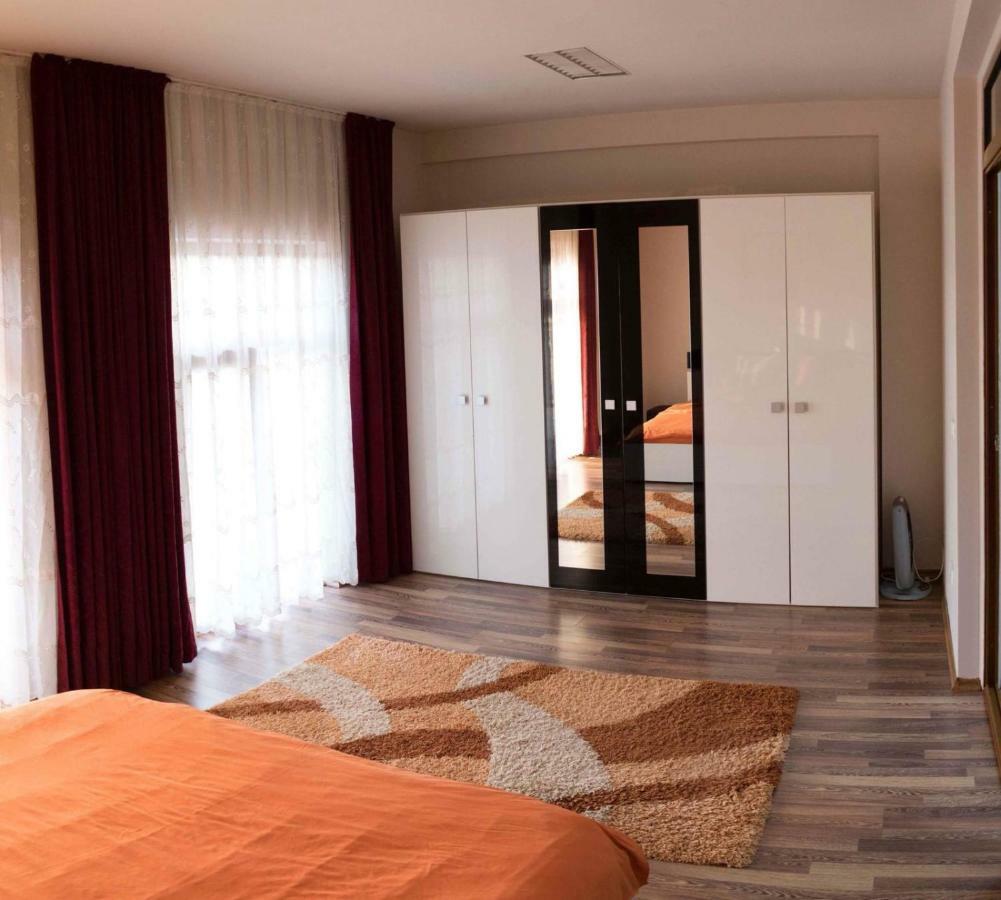 Penthouse De Lux Apartamento Oradea Exterior foto