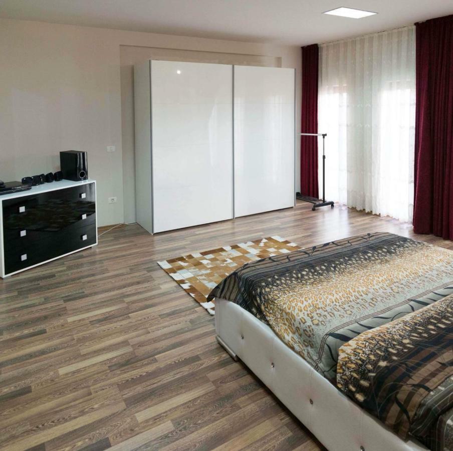 Penthouse De Lux Apartamento Oradea Exterior foto