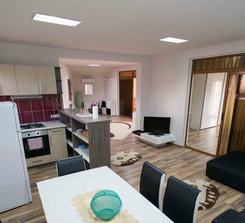 Penthouse De Lux Apartamento Oradea Exterior foto